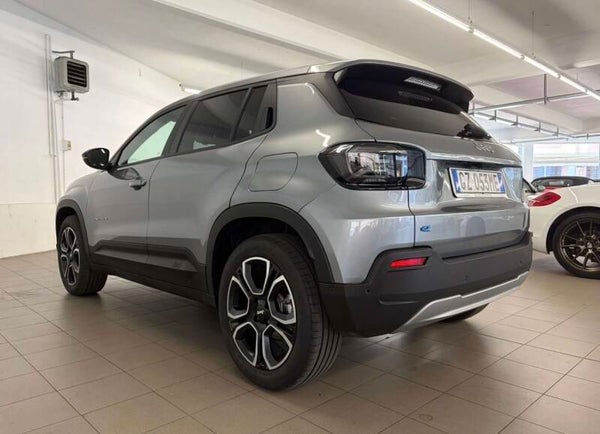Jeep Avenger BEV 156cv Summit