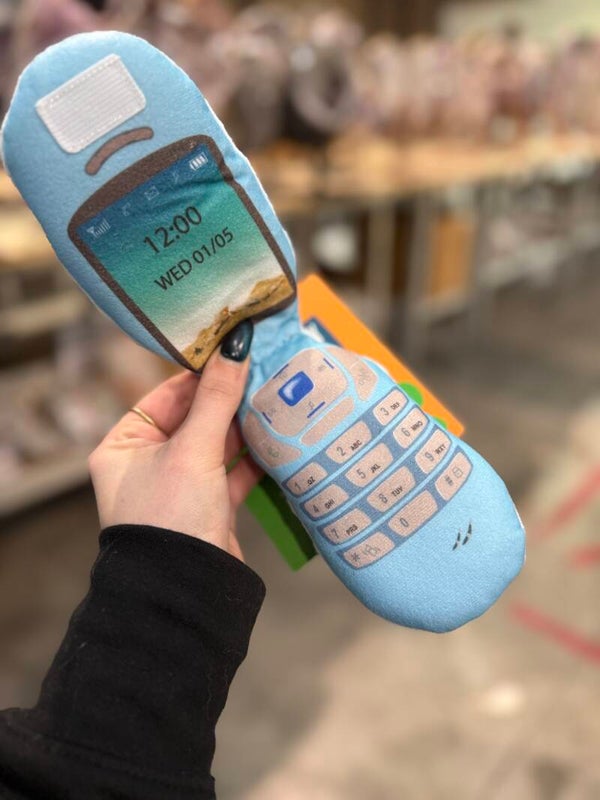 Pawstory - Flip phone A17.2