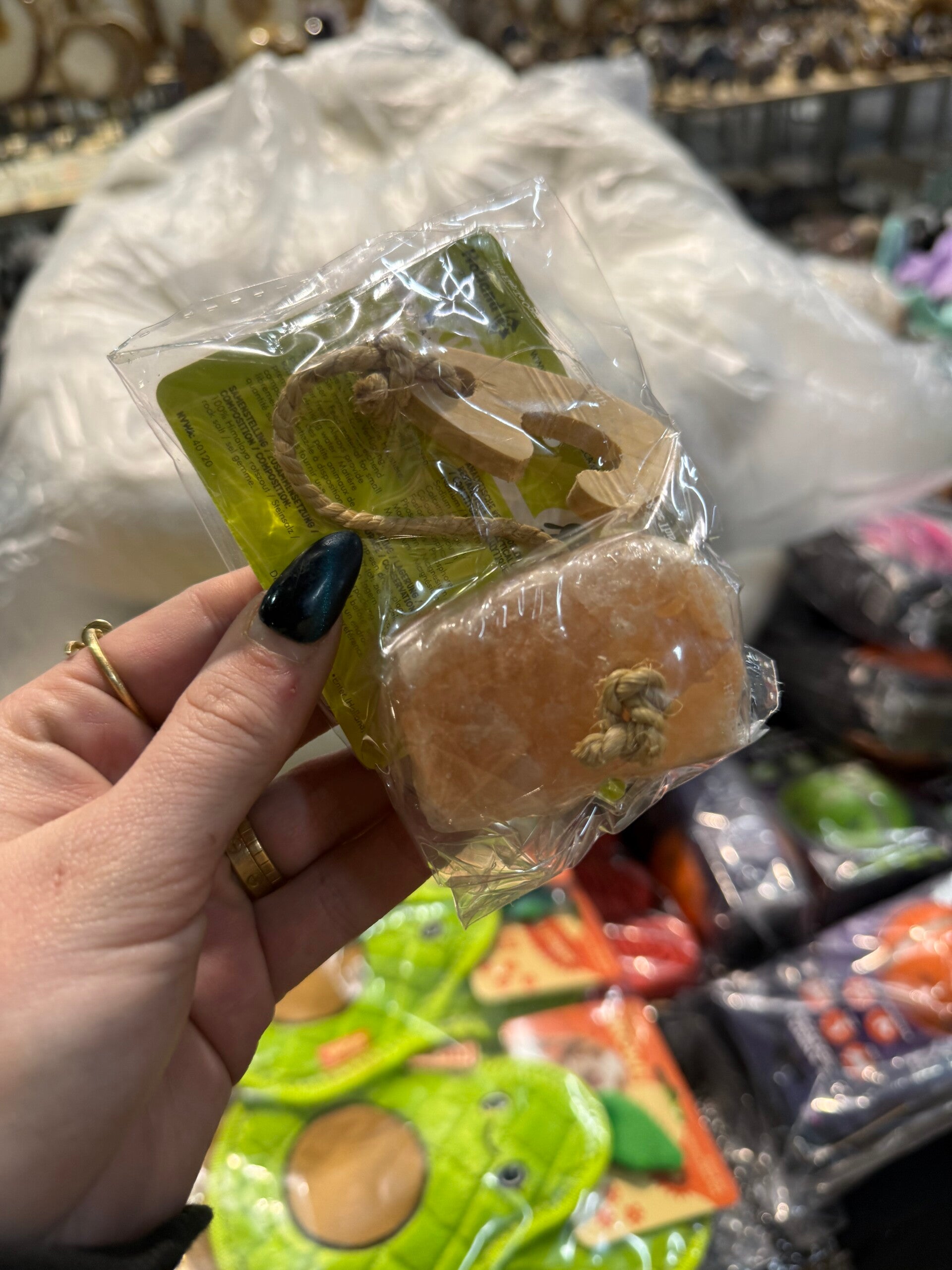 Pawise - Salt Lick B21.3