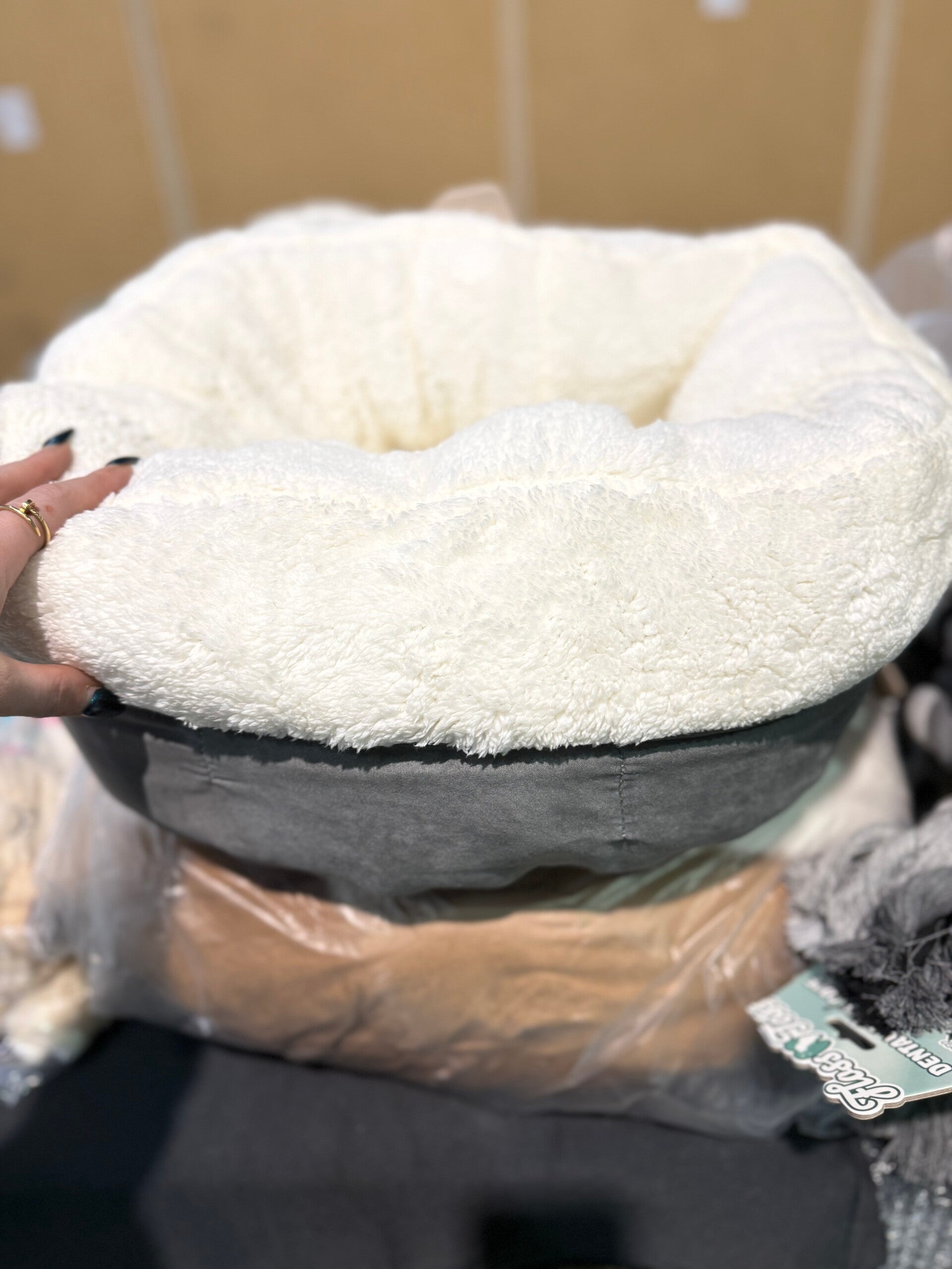 AFP - Fluffy Donut - Grey