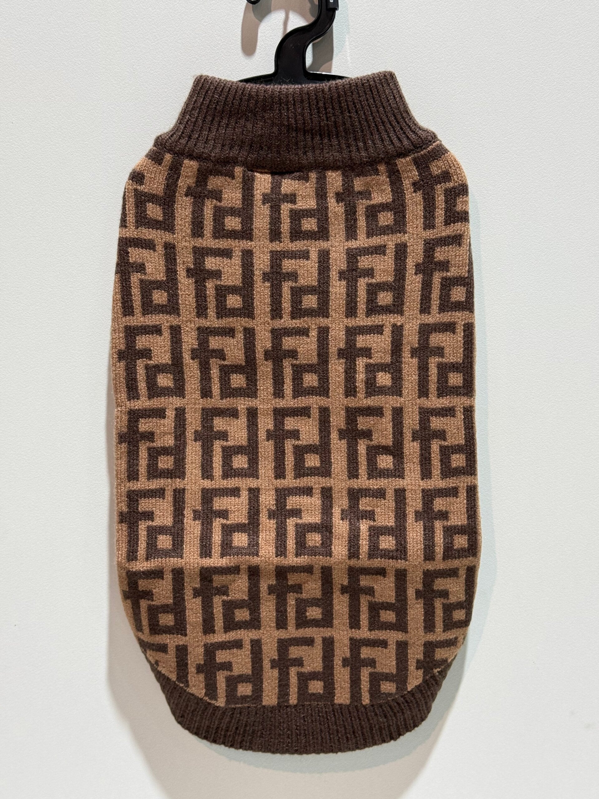 Fabdog - Monogram Sweater - Bruin A16.3