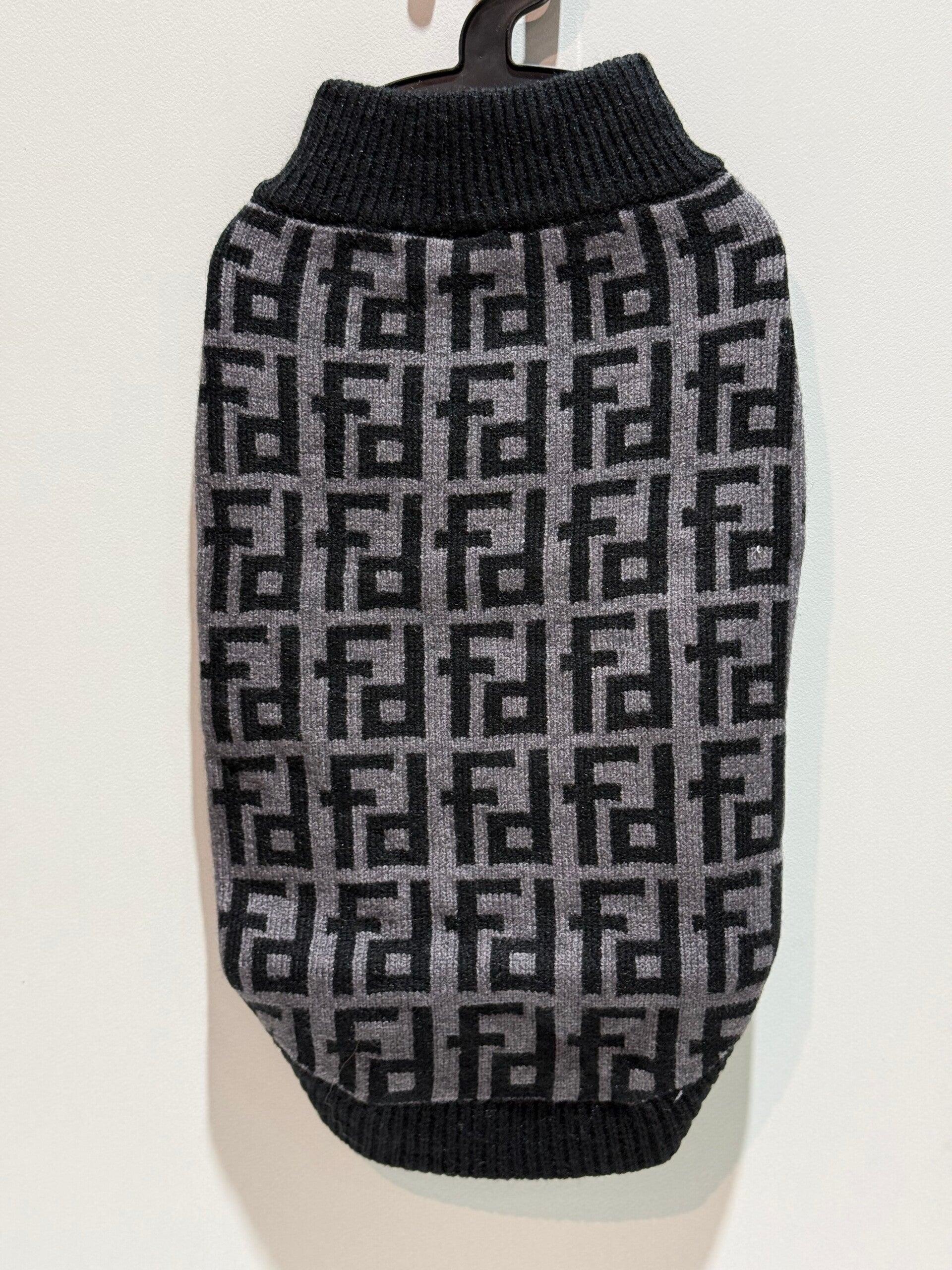 Fabdog - Monogram Sweater - Zwart A16.2