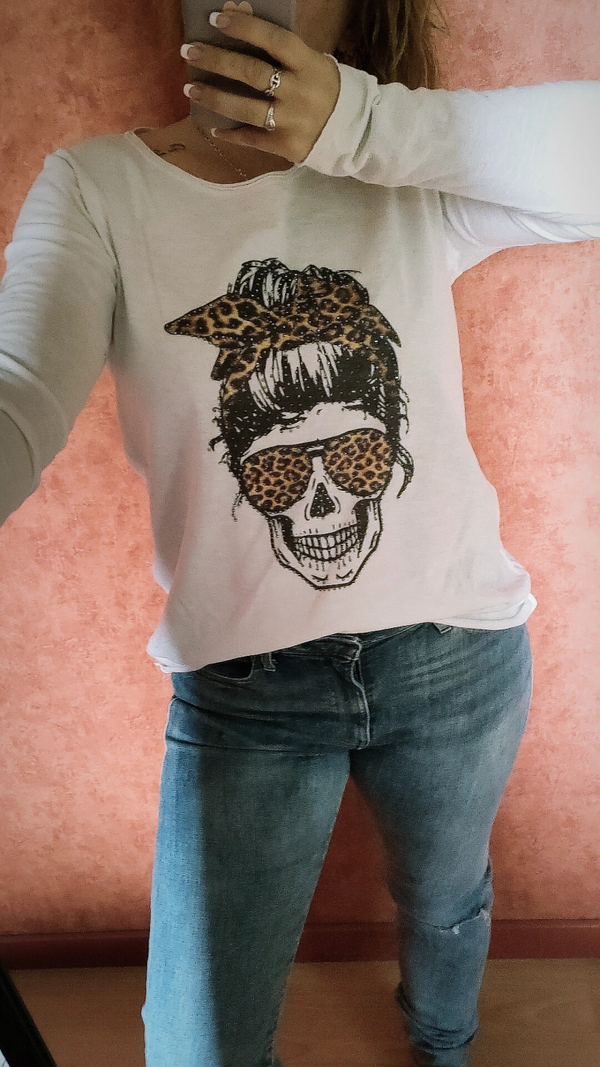 T-shirt skull