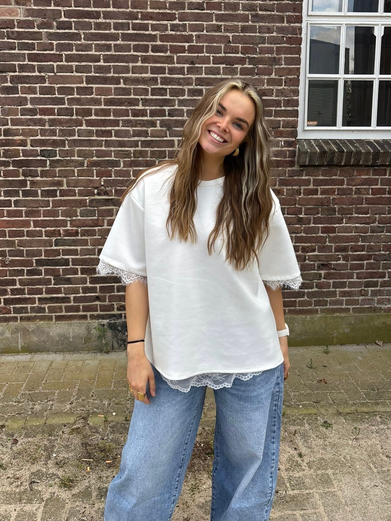 Split Lace Top off white