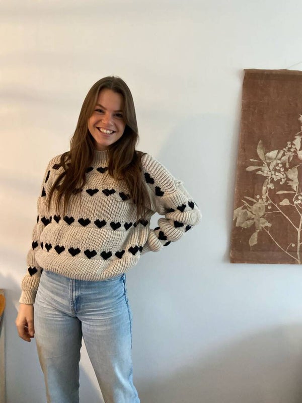 Hearts sweater beige /zwart