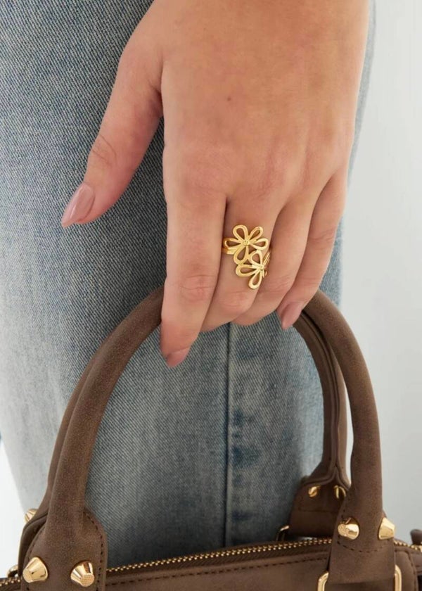 Double Daisy Ring