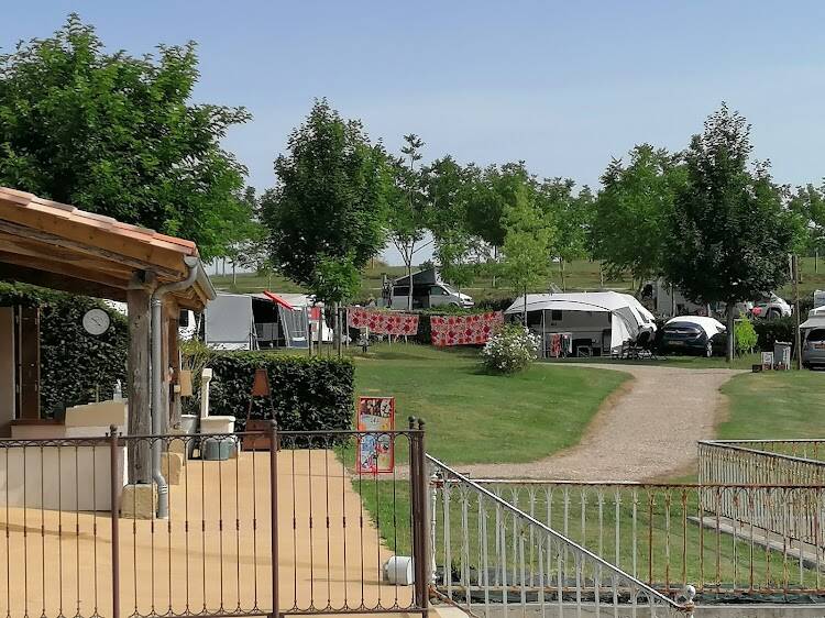 camping-standard-jg3a6a.jpg