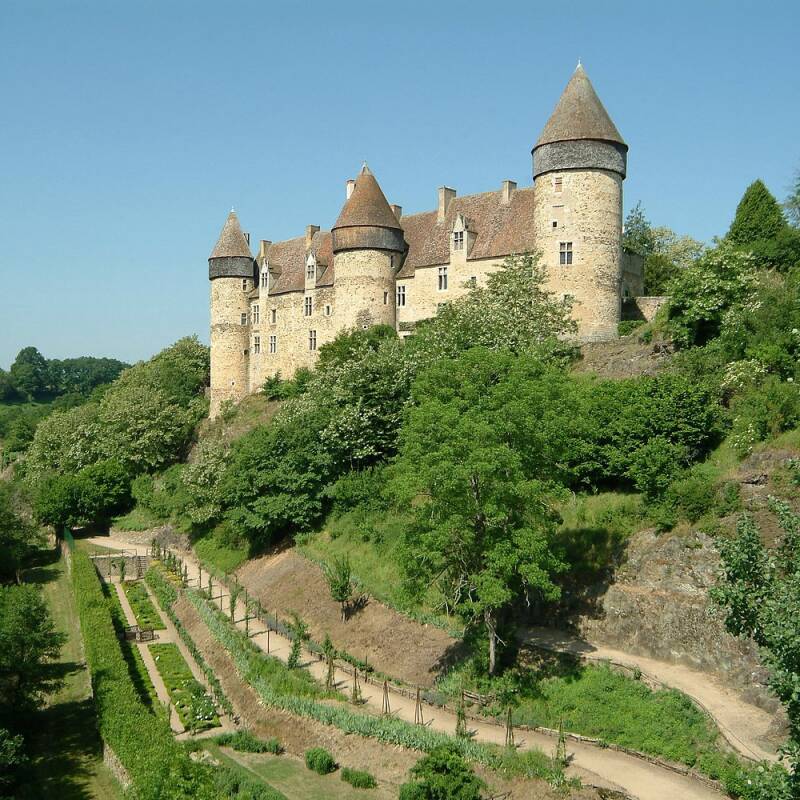 chateau-de-culan-facade-standard.jpg