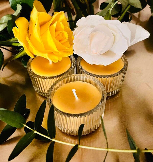 Kerze im Teelichthalter  /  100 % Bienenwachs aus Deutschland