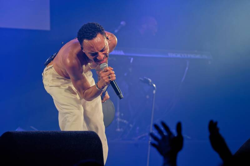 Neo-Soul Singer Durand Bernarr puts his heart and soul into his performance at the Melkweg Amsterdam 