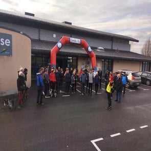 devant-le-gymnase-standard-s1sjem.jpg