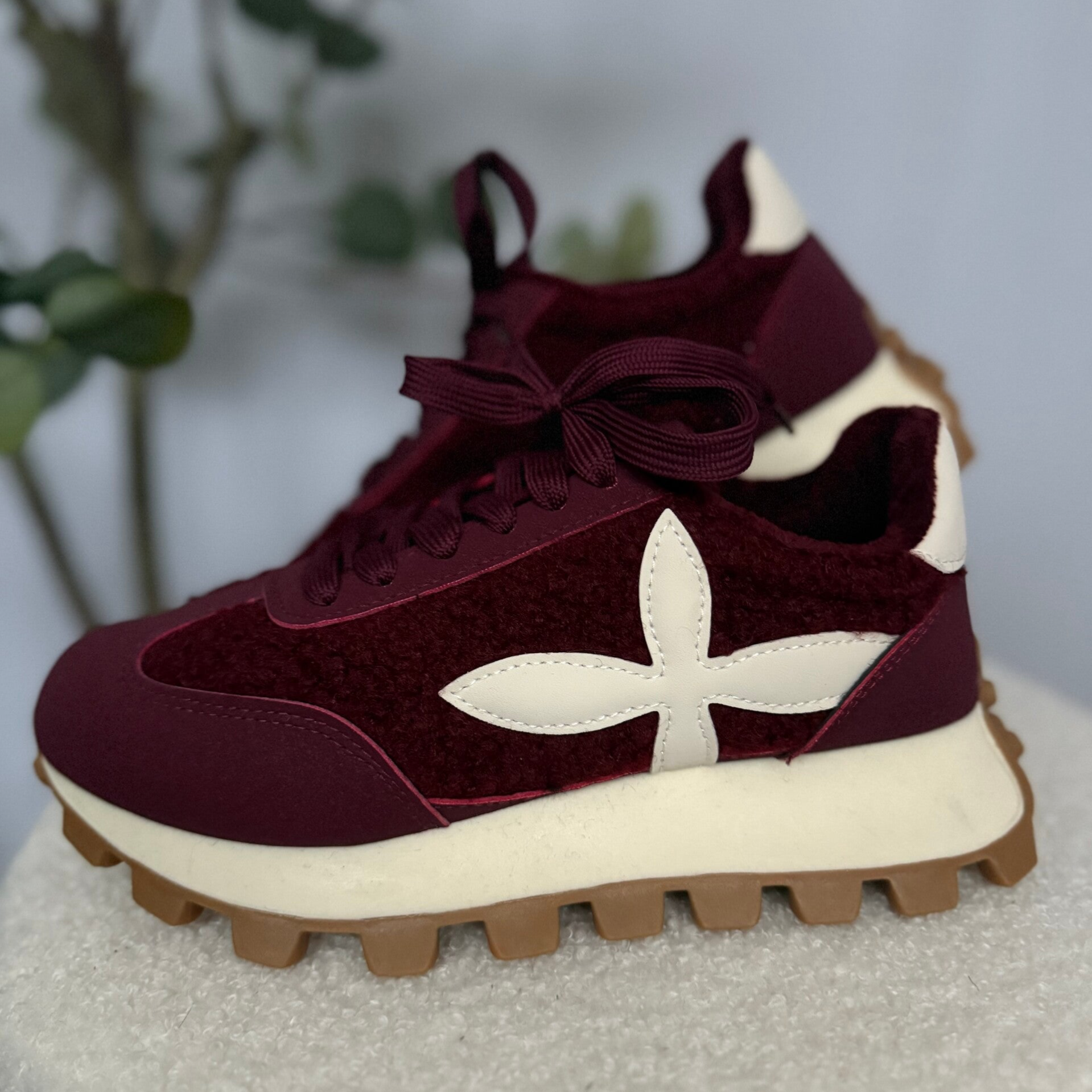 Schoenen: Sneakers Bordeaux Blossom