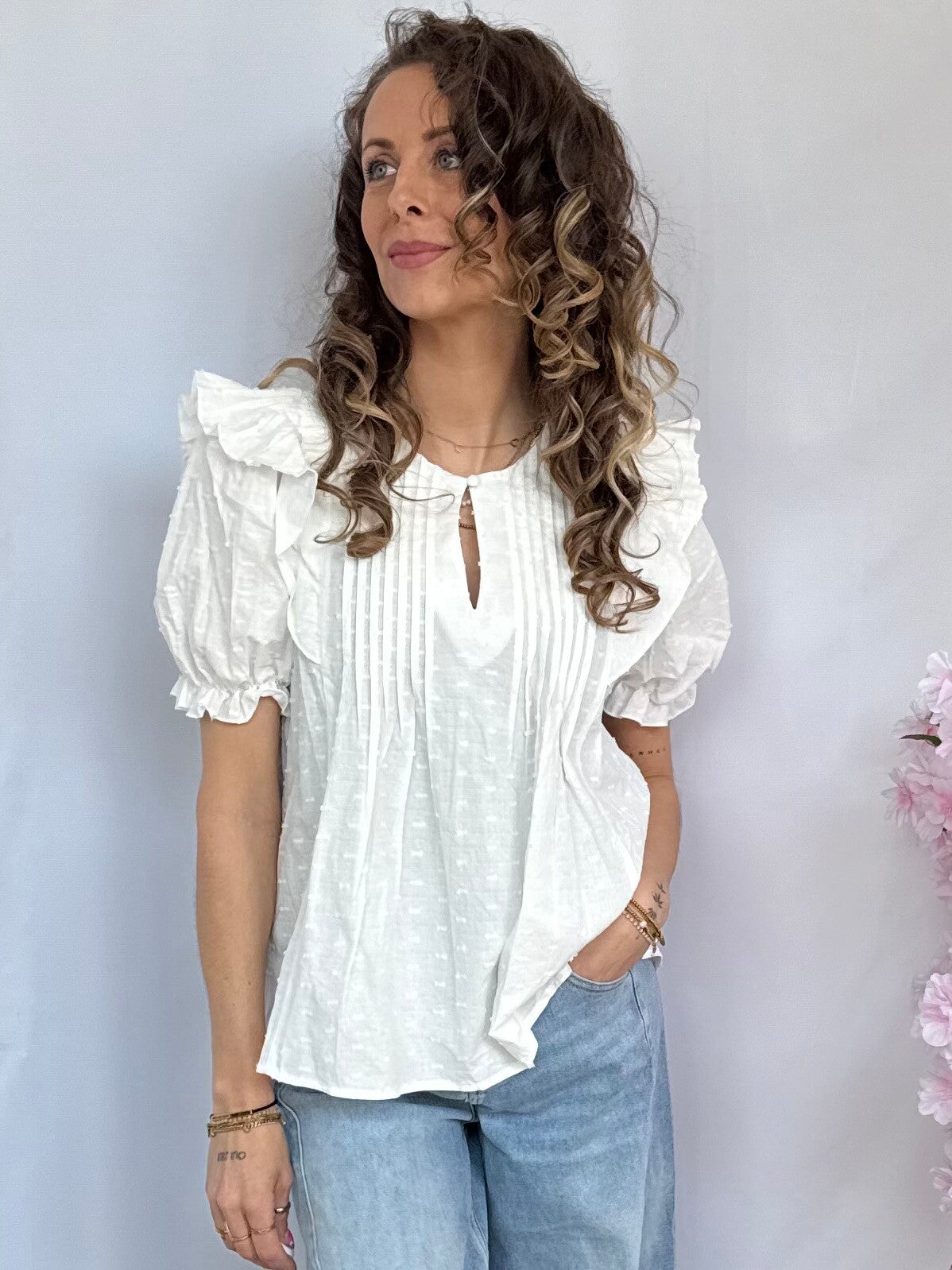 Blouse: Broderie Ruffle Wit