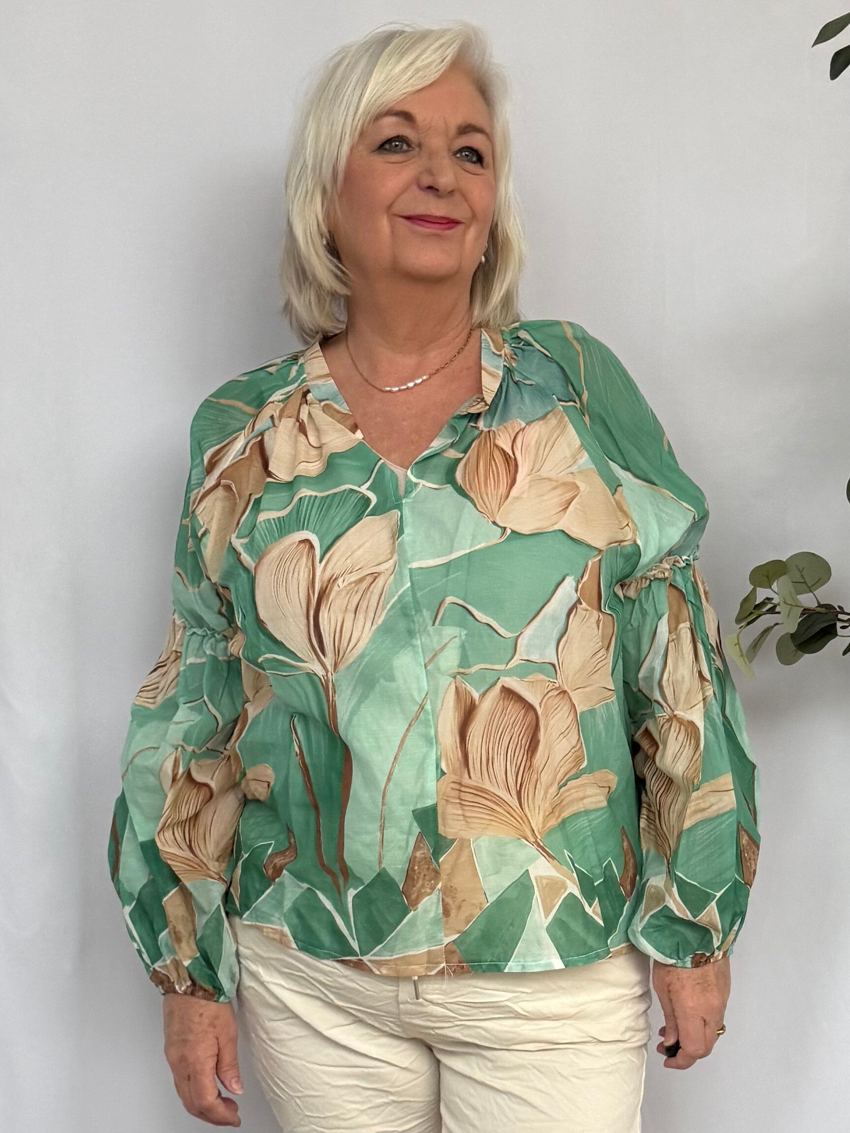 Blouse: Pofmouw Bloemen Zee Groen