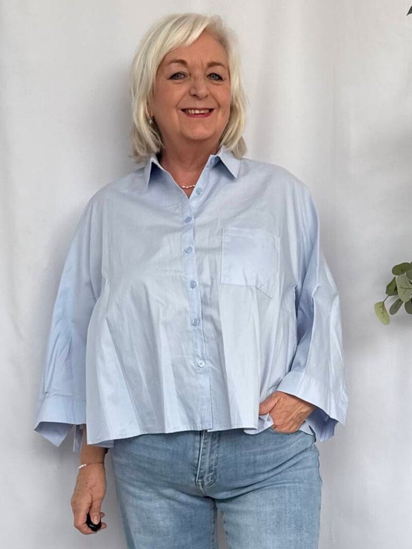 Blouse: Oversized Licht Blauw