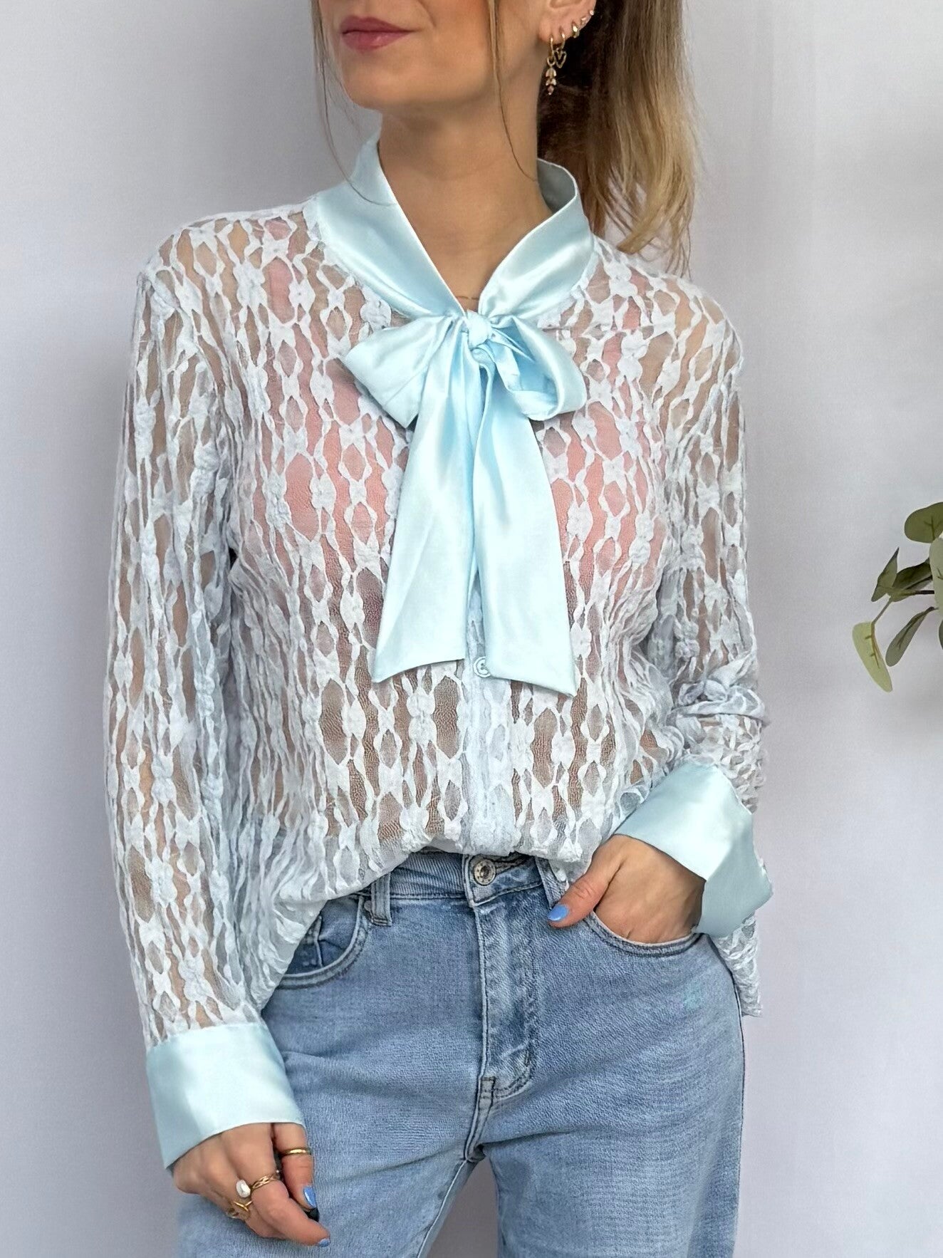 Blouse: Kant Strik Licht Blauw