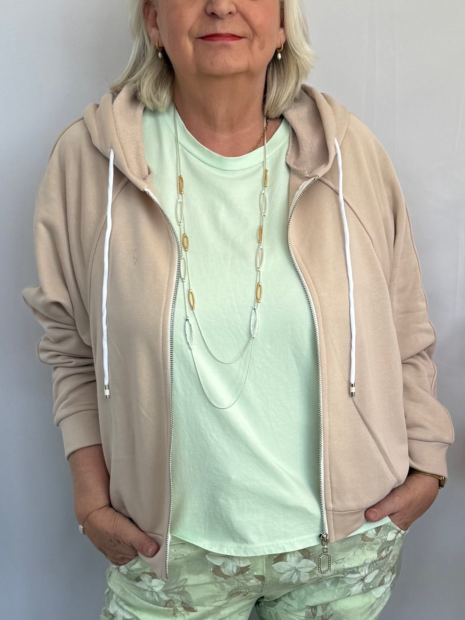 Vest: Hoodie Beige