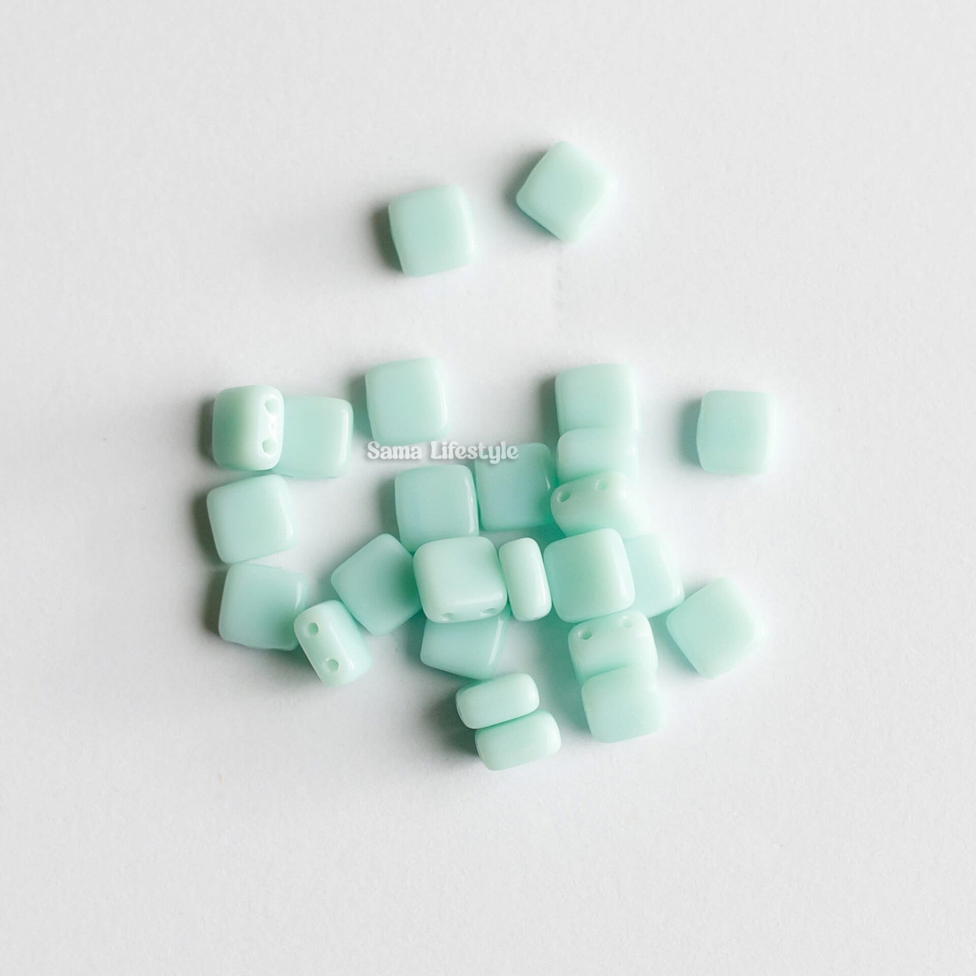 Czech tile beads- Opaque pale jade | per 25 stuks