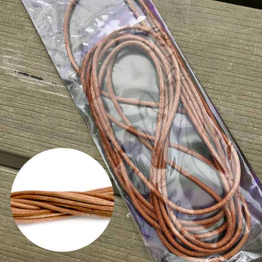 Gitaar hanger bolo das met lederen koord | Western and Cowboy Gitaar hanger bolo das met lederen koord | Western and Cowboy