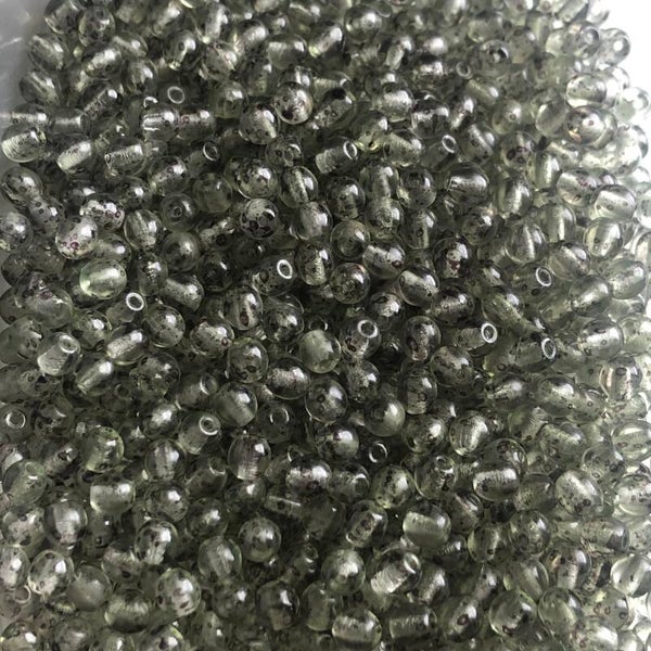 Tsjechisch glas - rond transp. groen gespikkeld 4mm | per 20 gram