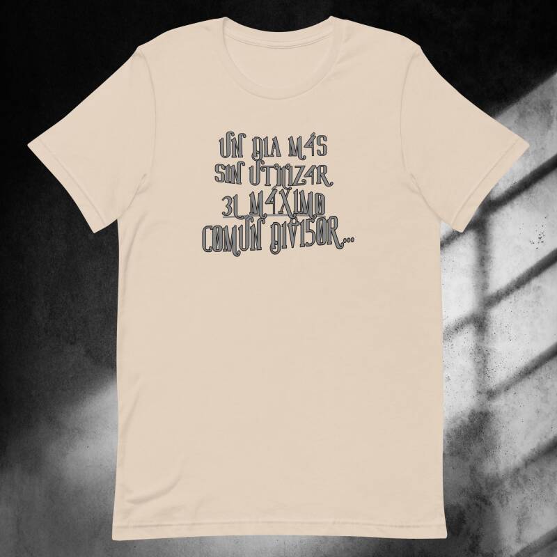 Camiseta blanca manga corta Máximo Comun divisor matemáticas frikis