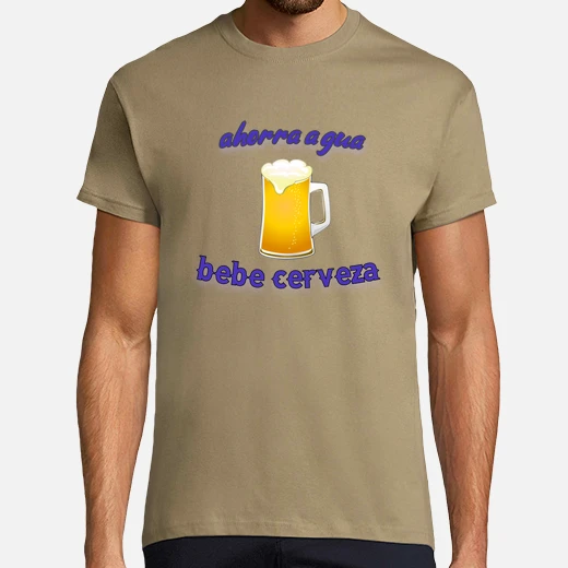Camiseta con frase "Ahorra agua, bebe cerveza" en letras de color azul con imagen de jarra espumosa