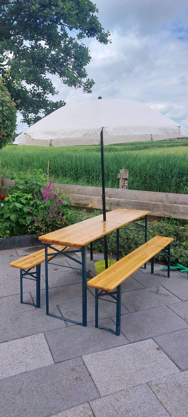 Biertafel set. 1m67. Met parasol