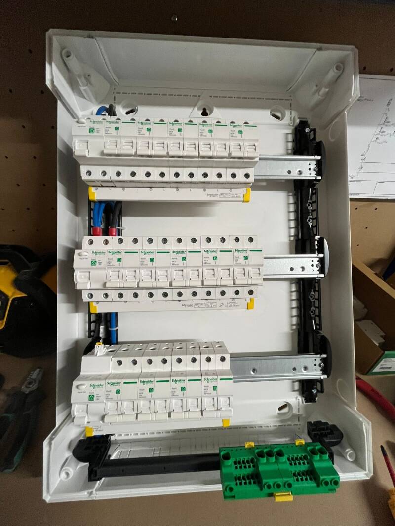 c308c0c4-a22d-4e7d-9f8f-eccf5ec155b2-standard-eu83hl.jpg