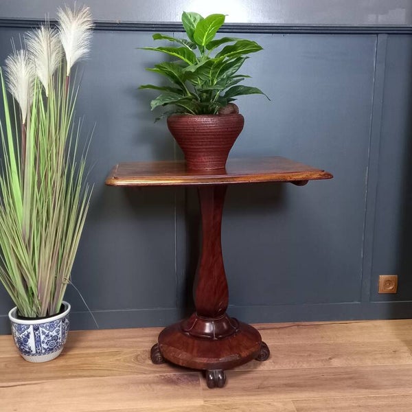 Engelse console table