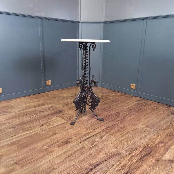 Smeedijzeren tafel met marmeren blad