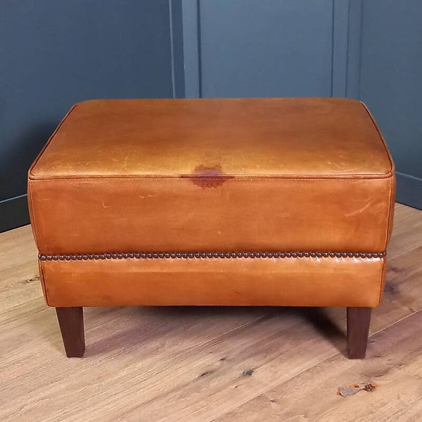 Schapenleren hocker