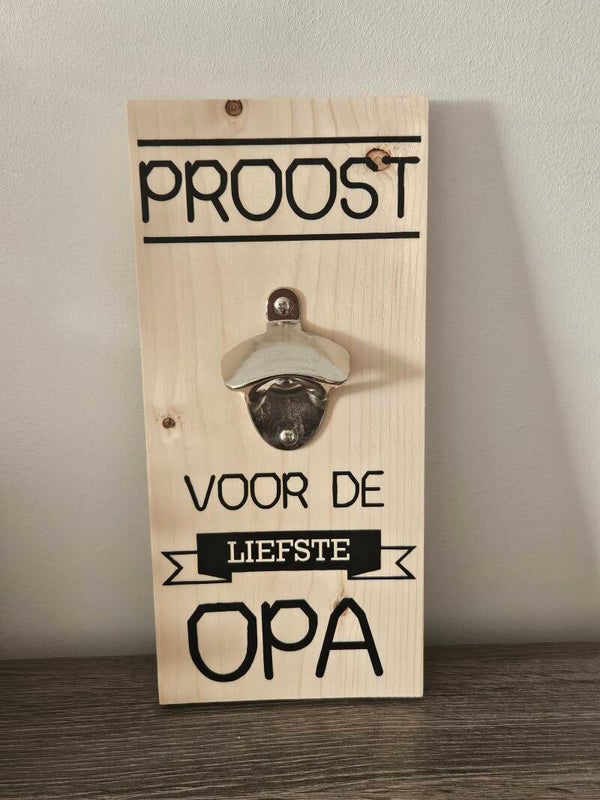 Vurenhout met flesopener | opa