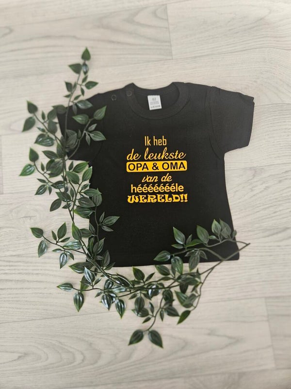 T-shirt | Leukste opa en oma (zwart/geel)