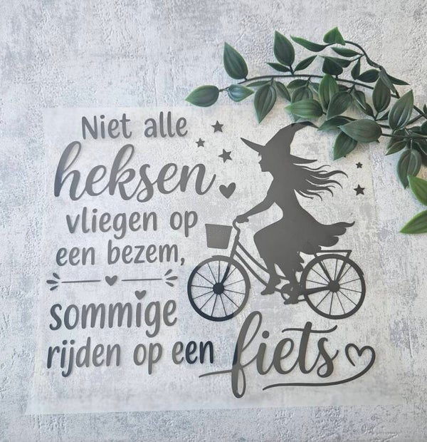 Strijkapplicatie | Niet alle heksen vliegen op een bezem