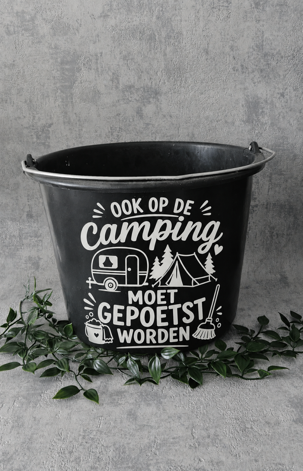 Sticker emmer | Ook op de camping moet gepoetst worden