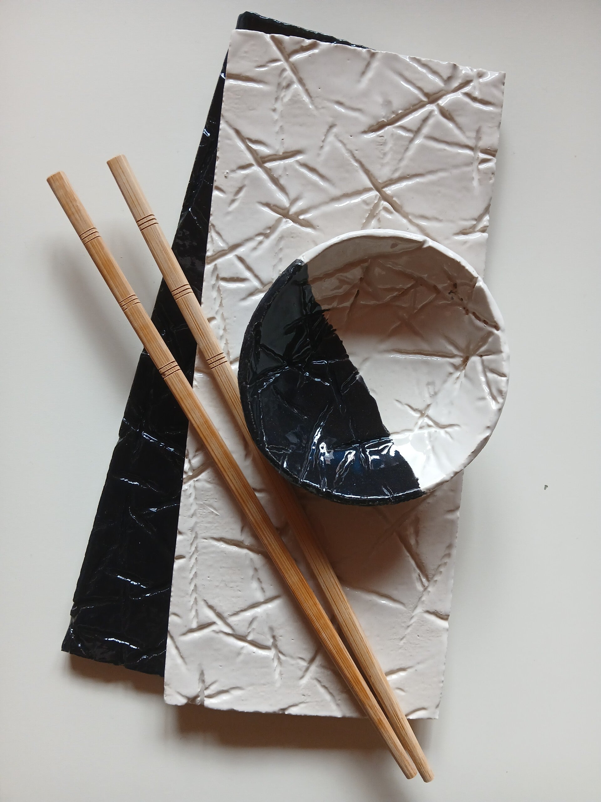 2 sushibordjes zwart-wit