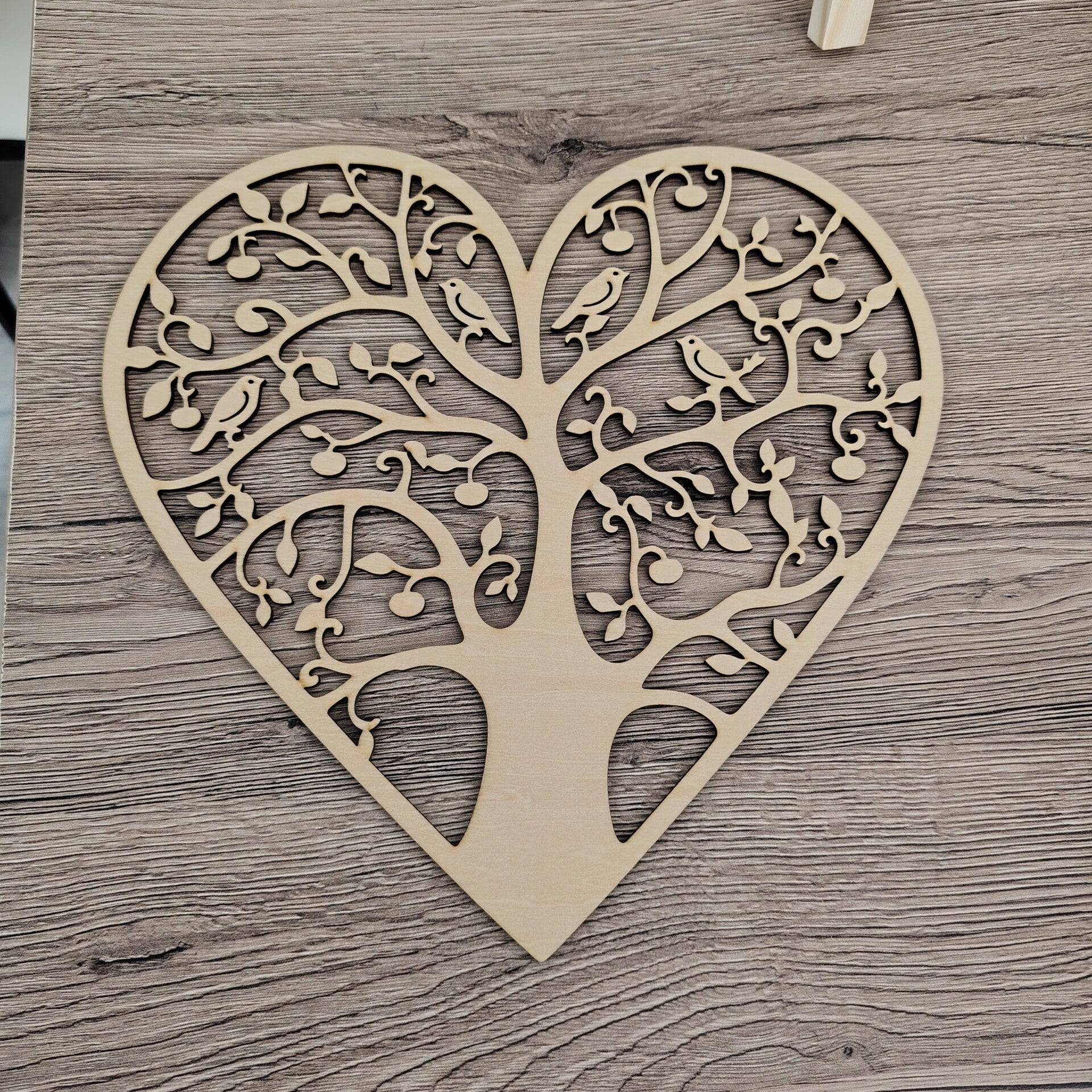 Arbre de vie en forme de cœur en bois de tilleul 15 x 15 cm