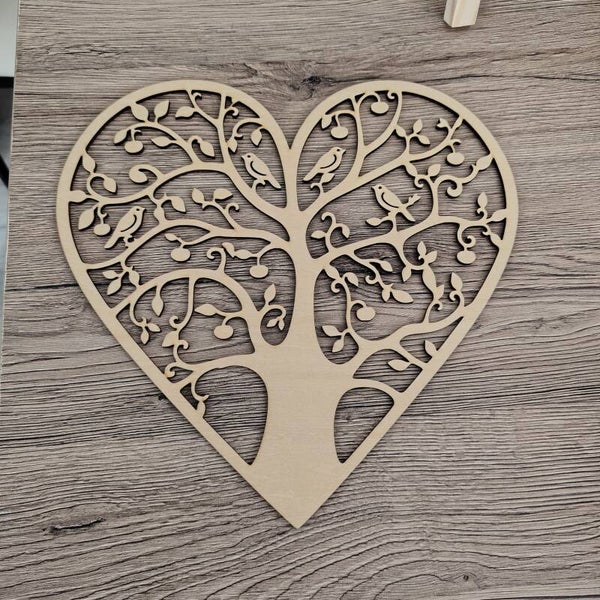 Arbre de vie en forme de cœur en bois de tilleul 15 x 15 cm
