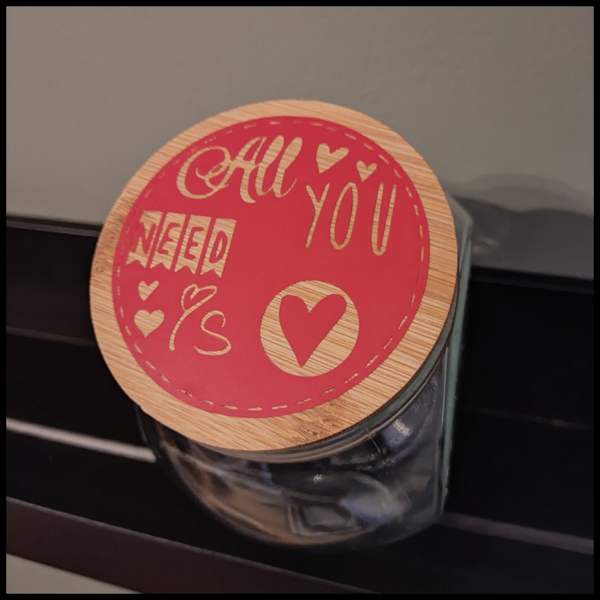 Potje liefde gevuld met spekjes (opdruk op deksel)