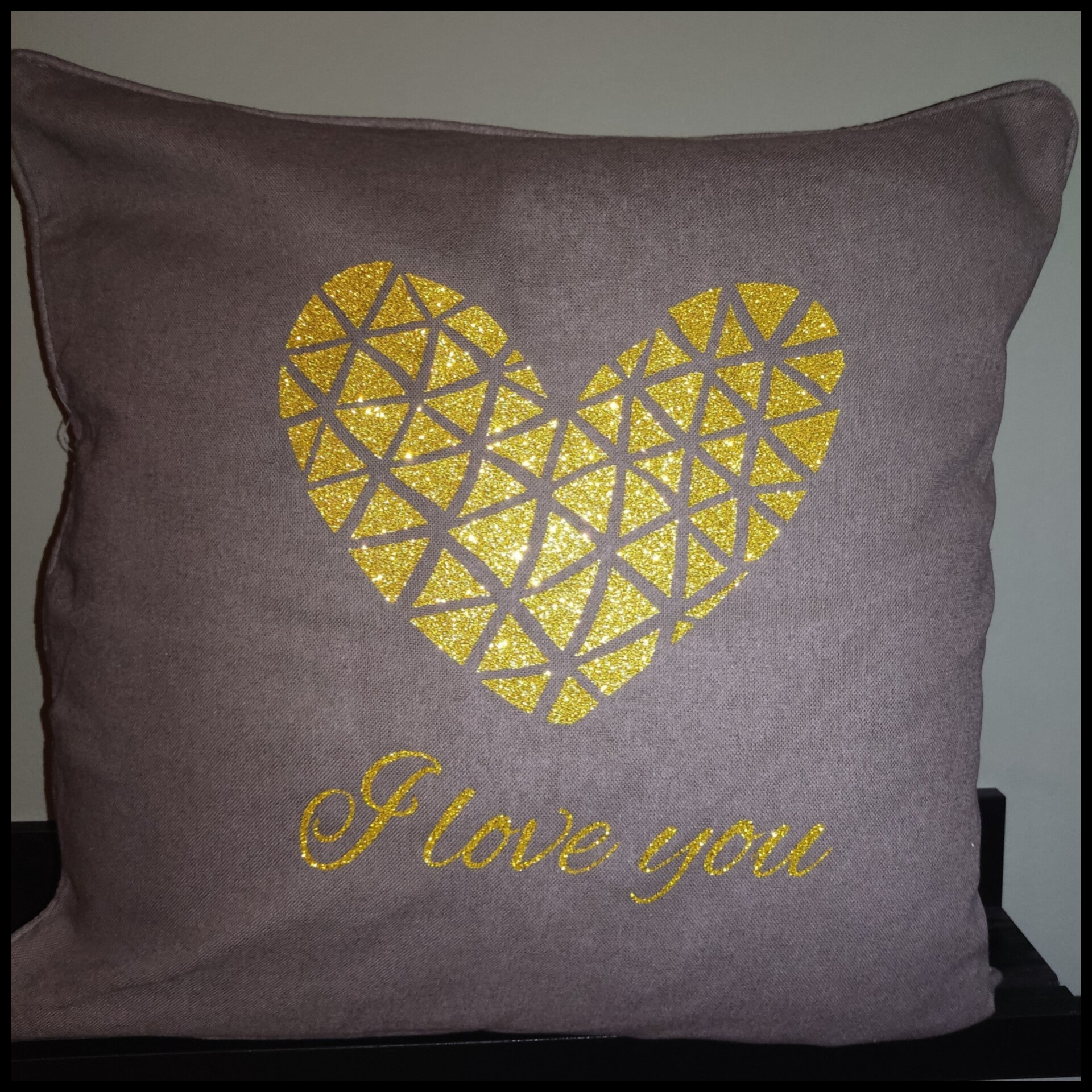 Kussen met gouden hart