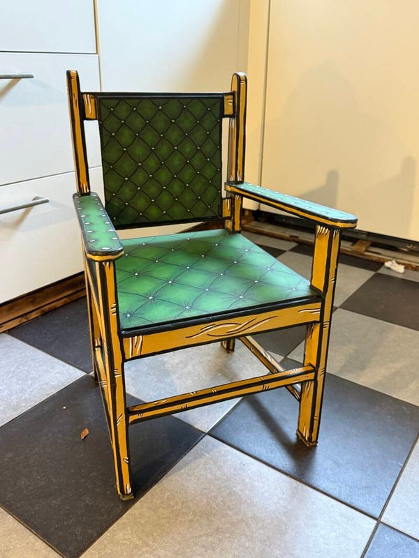 Kinderstoel ‘troon’