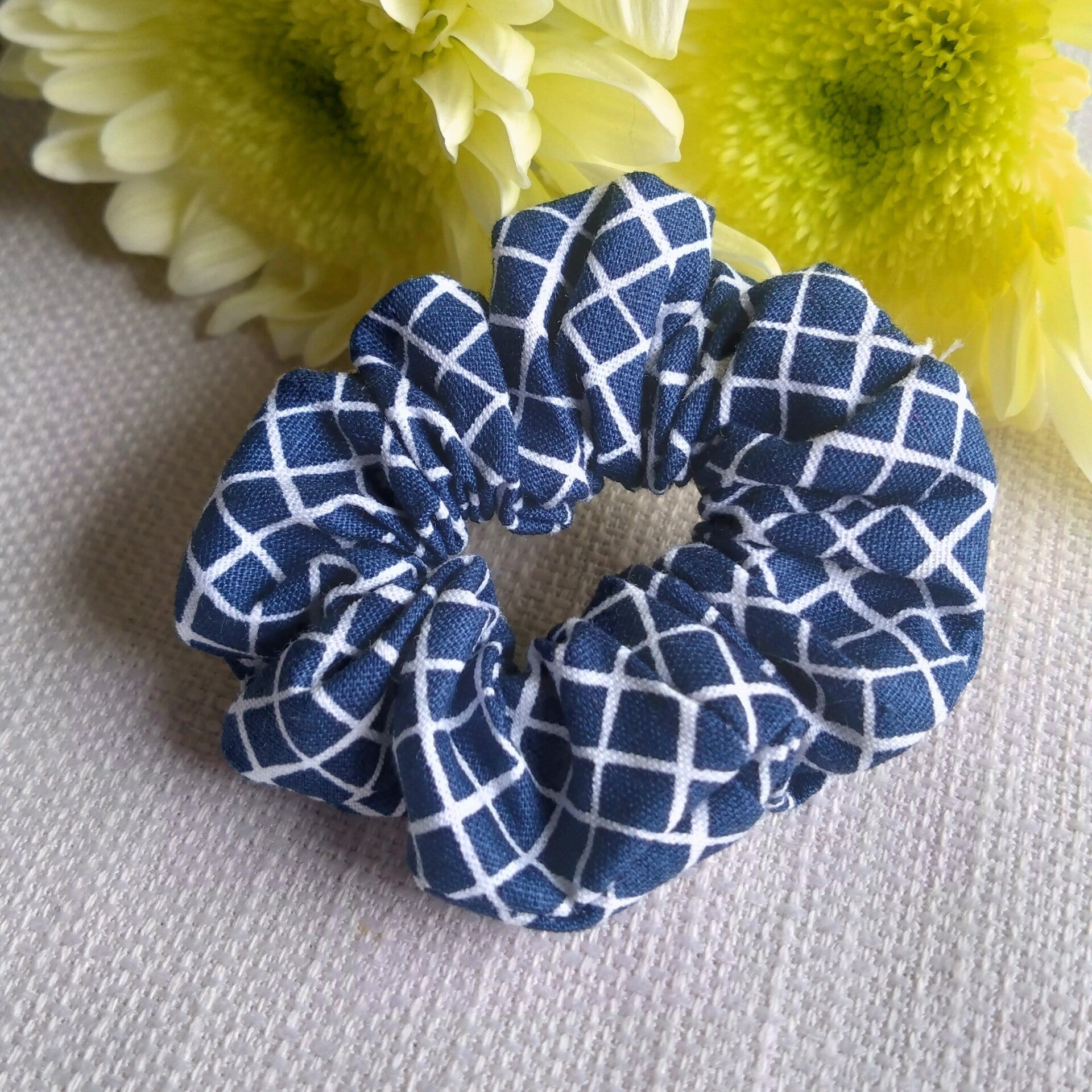 Royal checkered mini scrunchie