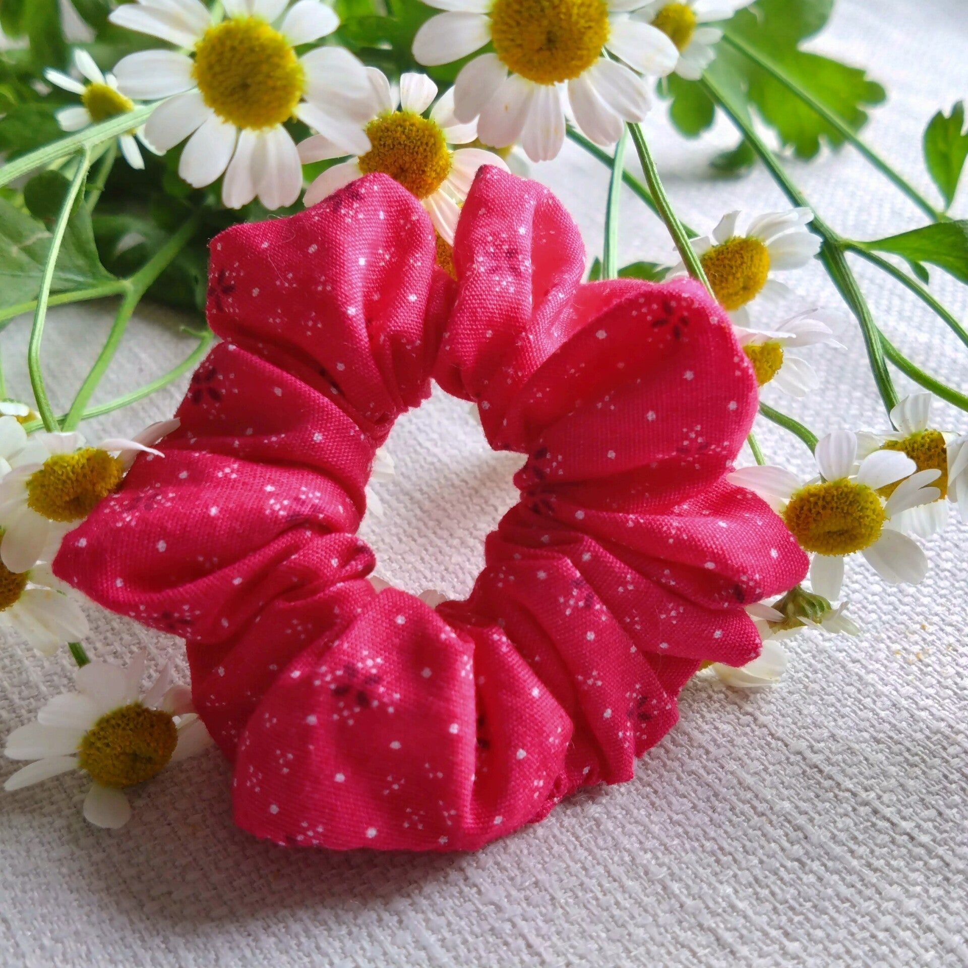 Retro dottie mini scrunchie