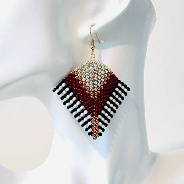 Artemis arches beaded oorbellen
