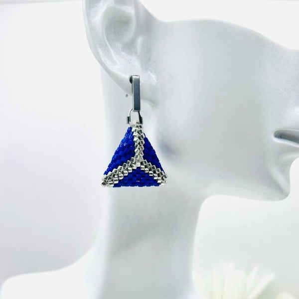 Caleido azure beaded oorbellen