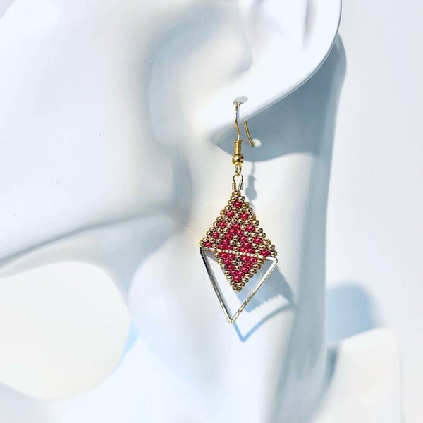 Lunar flora beaded oorbellen