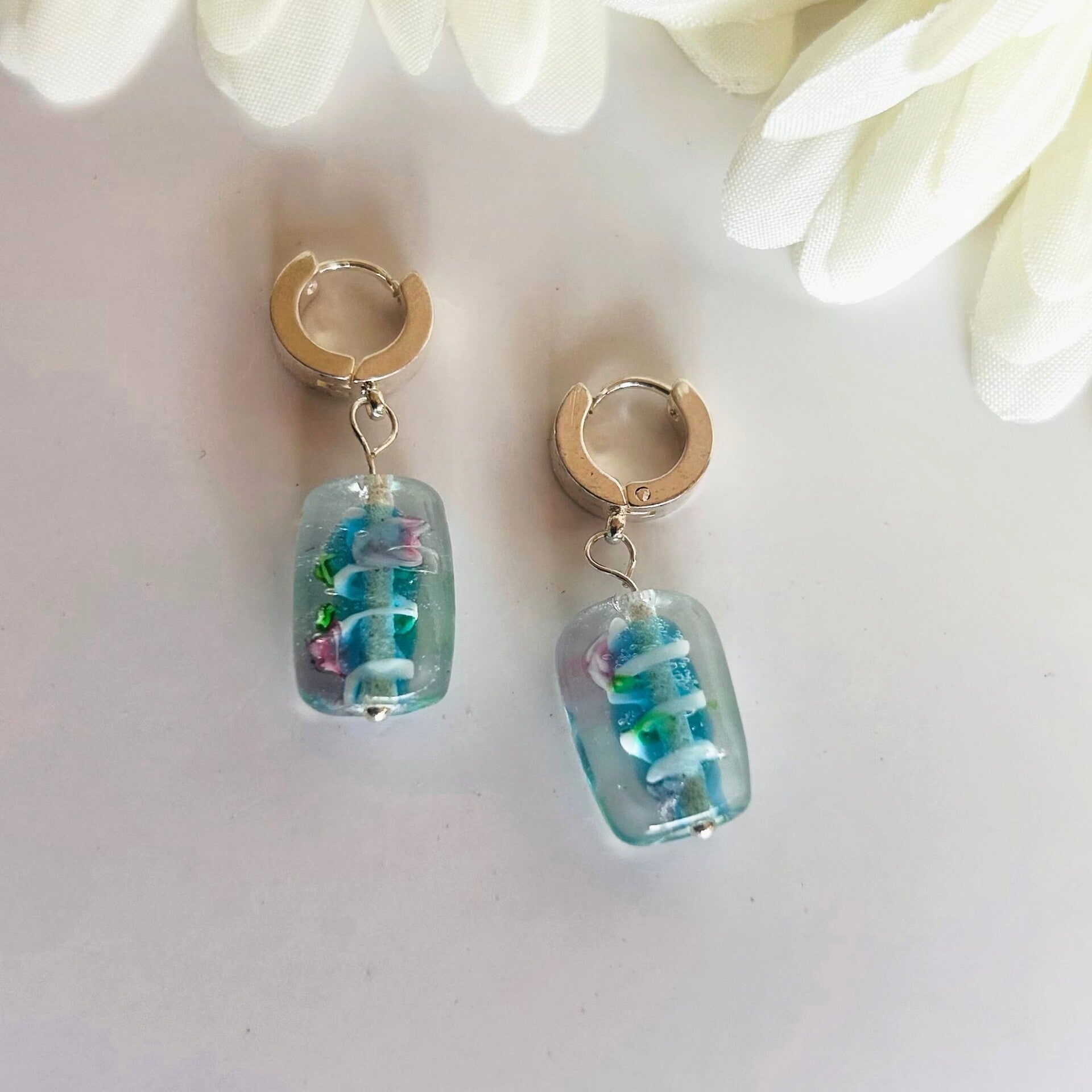 Rosy swirl bedel oorbel