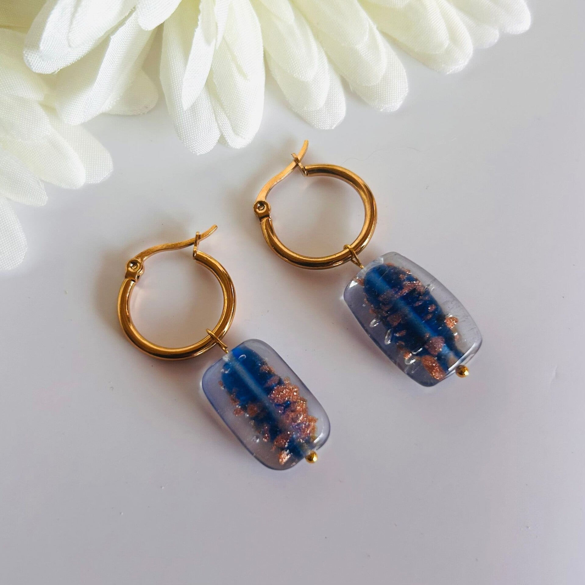 Blumaire bedel oorbel