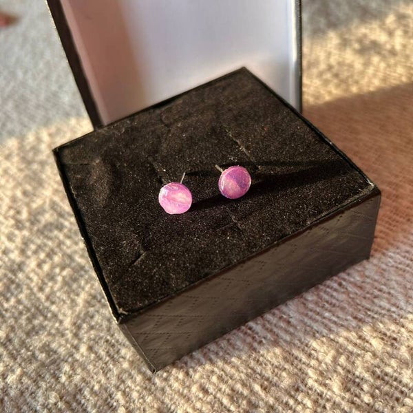 Lilac glow stud oorbellen