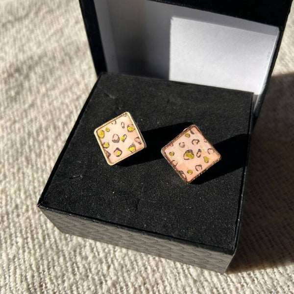 Golden Wild collection — Square stud oorbellen